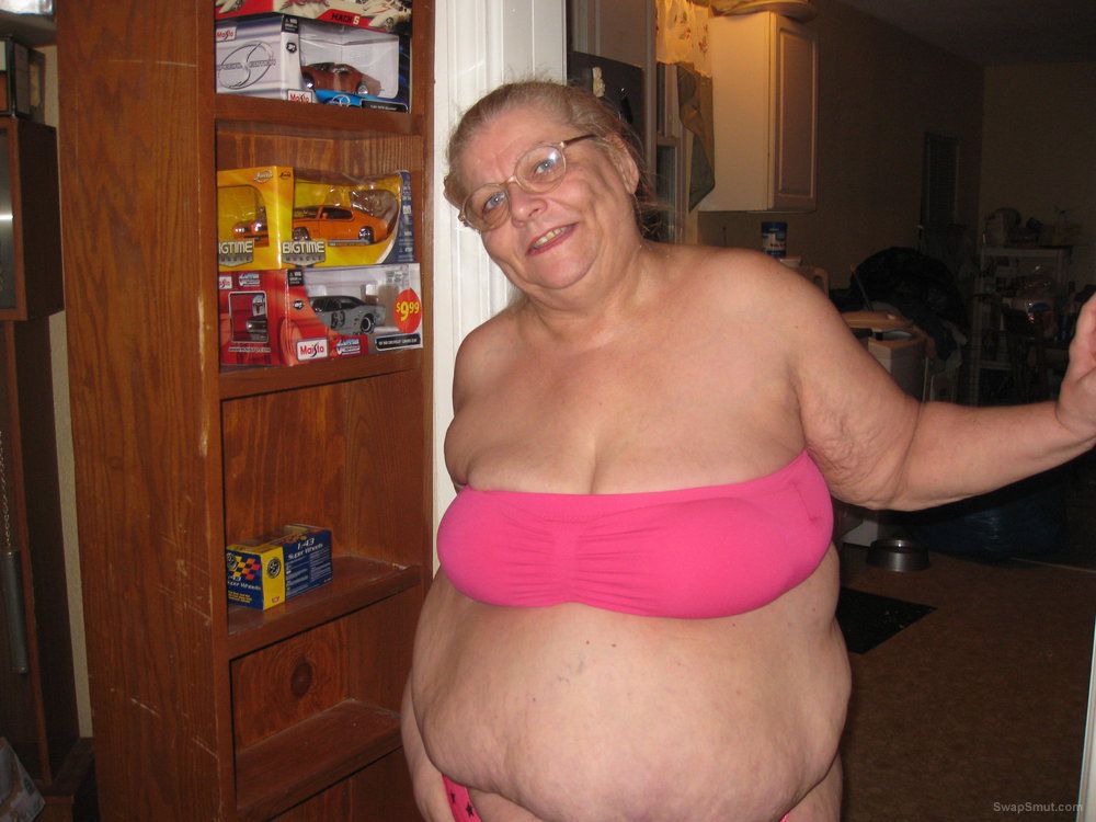 Mature amateur BBW showing off in pink panties and bra
