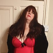 Bbw in red lingerie and stockings loves oral