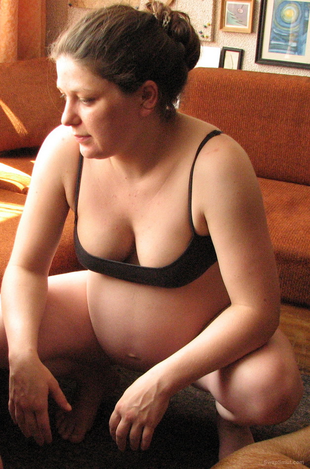 Amateur Lady Picture Pregnant